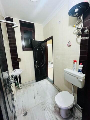 Attached Bathroom in 3 BHK Builder Floor at Sector 46 – for Rent