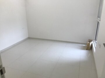 Room in 2 BHK Apartment at Godrej Hillside, Mahalunge – for Rent