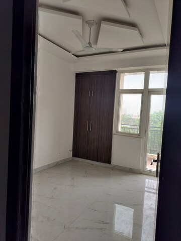 Room in 2 BHK Builder Floor at Krishna Khatu Shyam City, Sector 16b Greater Noida – for Sale