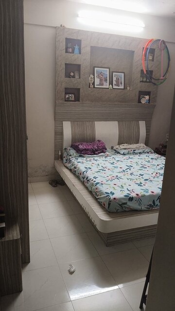 Bedroom in 3 BHK Apartment at Hiranandani Gardens Torino, Powai – for Rent