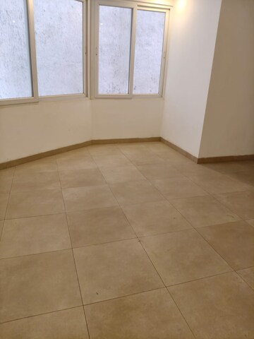 Room in 4 BHK Apartment at Frazer Town – for Sale