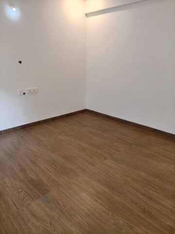 Room in 4 BHK Apartment at Frazer Town – for Sale