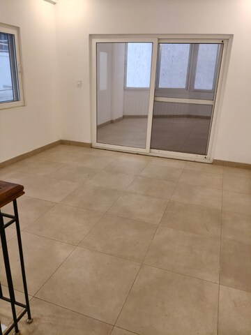 Room in 4 BHK Apartment at Frazer Town – for Sale