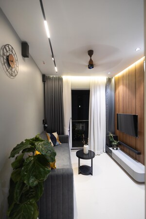 Living Room in 2 BHK Apartment at Vashi Plaza, Vashi Sector 17 – for Sale