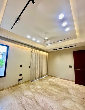 Room in 4 BHK Builder Floor at Central Park The Selene Tower, Sohna Sector 32 – for Sale