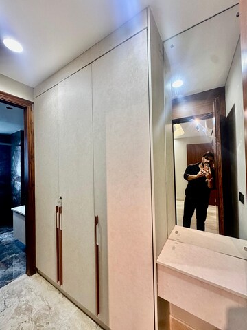 Building Lobby in 4 BHK Builder Floor at Central Park The Selene Tower, Sohna Sector 32 – for Sale