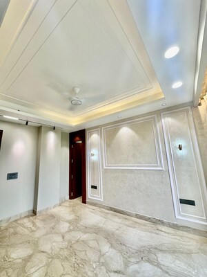 Room in 4 BHK Builder Floor at Central Park The Selene Tower, Sohna Sector 32 – for Sale