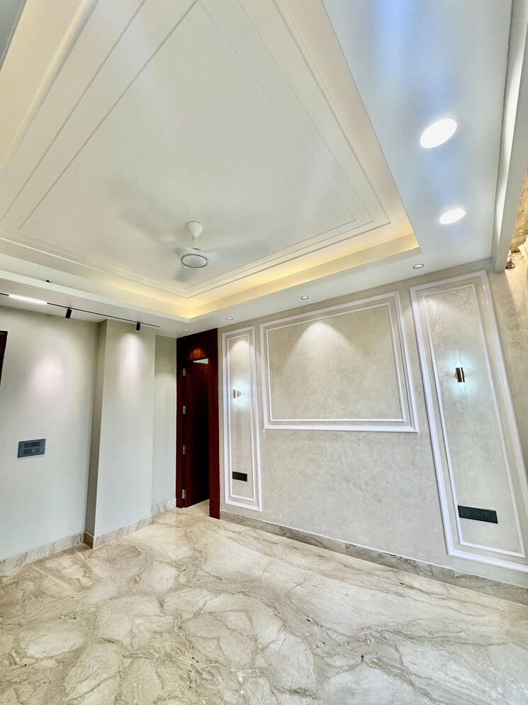 Room, central-park-the-selene-tower 4 Bedroom 300 Sq.Yd. Builder Floor In Sohna Sector 32 Gurgaon 9069414