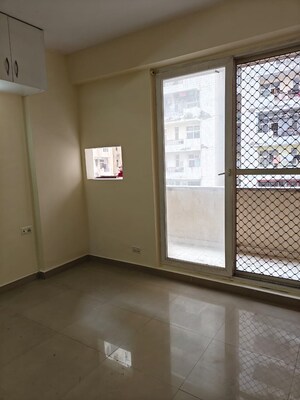 Room in 3 BHK Apartment at Migsun Twiinz, Eta Ii Greater Noida – for Sale