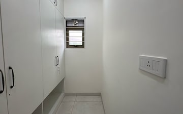 2 BHK Apartment For Rent in Krishna Paradise Malad, Malad West