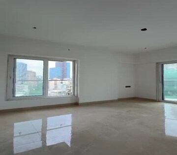 Room in 3 BHK Apartment at Dadar West – for Sale