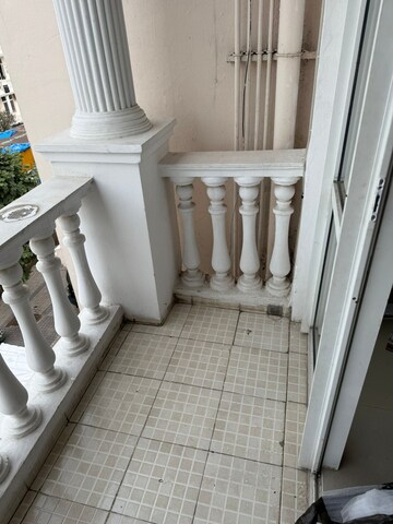Balcony in 3 BHK Builder Floor at DLF Hyde Park, South Mullanpur – for Rent