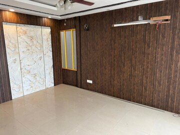 Room in 3 BHK Builder Floor at DLF Hyde Park, South Mullanpur – for Rent
