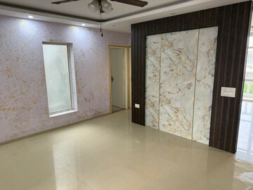 Room in 3 BHK Builder Floor at DLF Hyde Park, South Mullanpur – for Rent