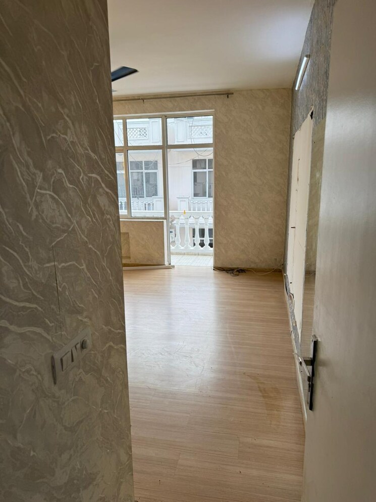 Room, dlf-hyde-park 3 Bedroom 1880 Sq.Ft. Builder Floor In South Mullanpur Chandigarh 9069475