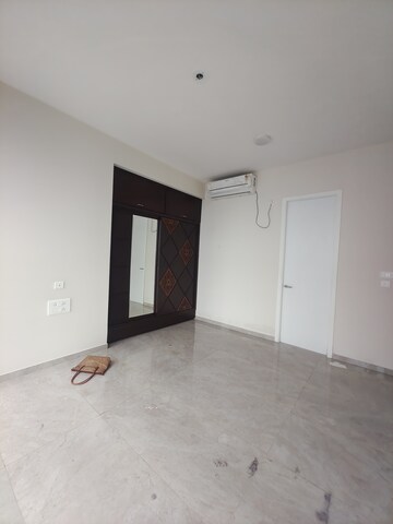 Room in 2 BHK Apartment at Tata Serein, Pokhran Road No Two – for Rent