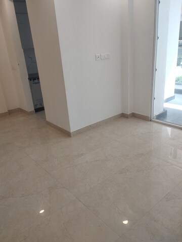 Room in 1 RK Apartment at Nimbus The Palm Village, Sector 22a Yamuna Expressway – for Sale