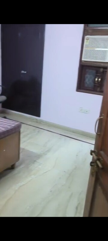 Furnished Amenities in 2 BHK Builder Floor at Pitampura – for Rent