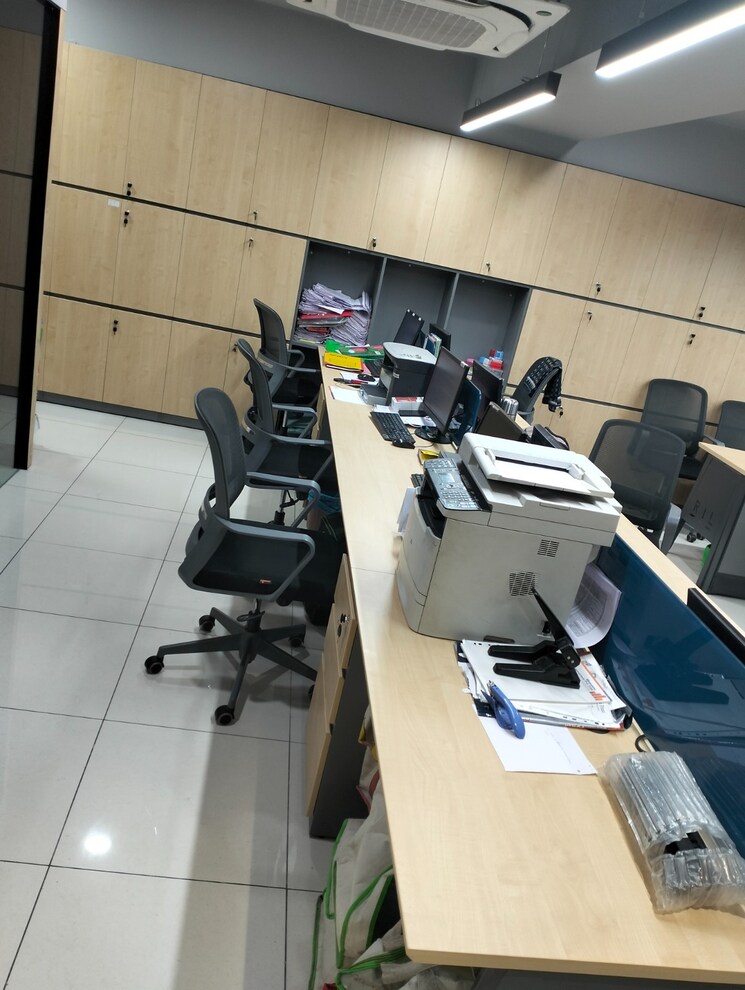 Team Area, zion-z-one Commercial Office Space 3074 Sq.Ft. In Bodakdev Ahmedabad 9069533