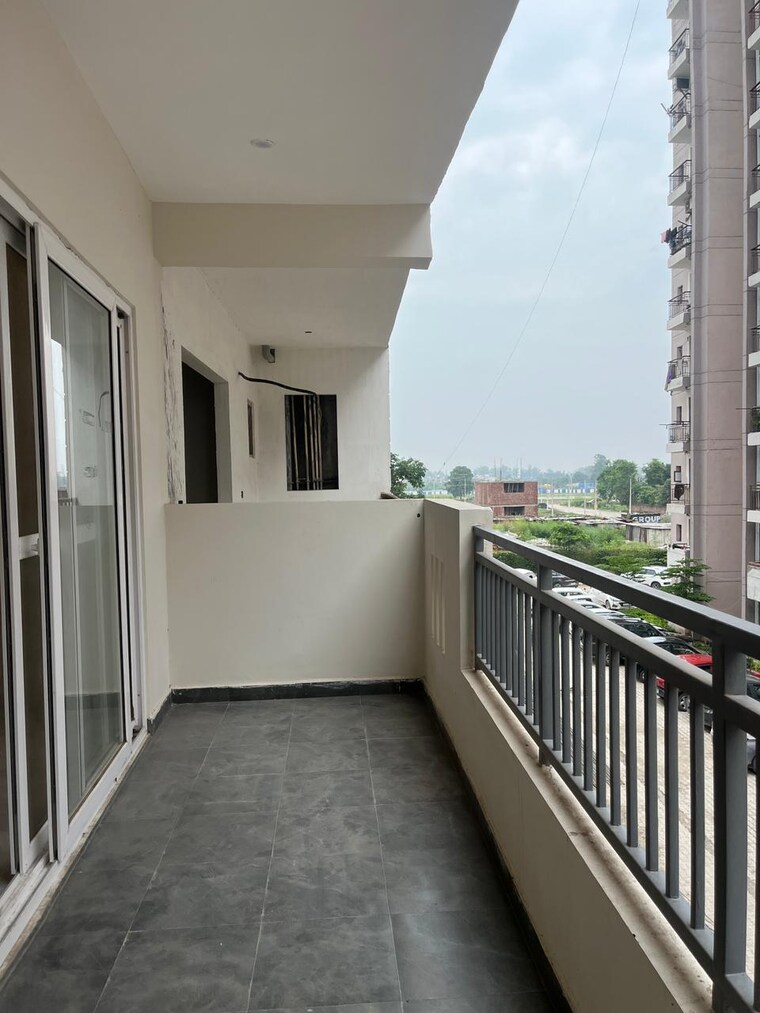 Balcony, dhakoli 3 Bedroom 130 Sq.Yd. Apartment In Dhakoli Zirakpur 9069530