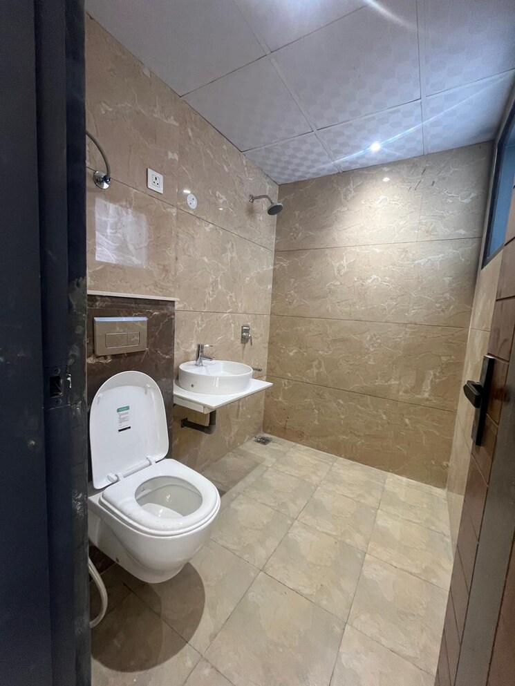 Bathroom, dhakoli 3 Bedroom 130 Sq.Yd. Apartment In Dhakoli Zirakpur 9069530