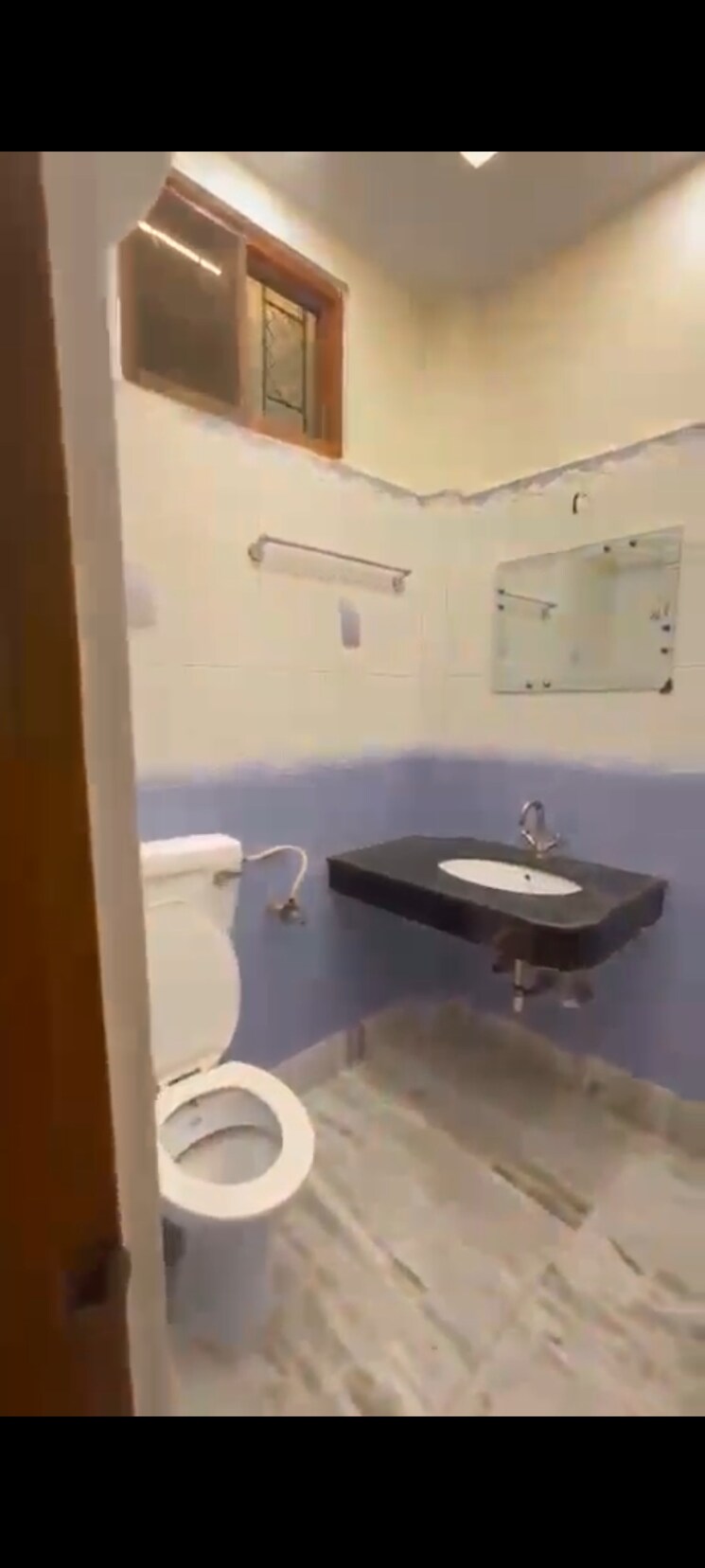 Team Area, pitampura 2 Bedroom 1500 Sq.Ft. Builder Floor In Pitampura Delhi 9069546