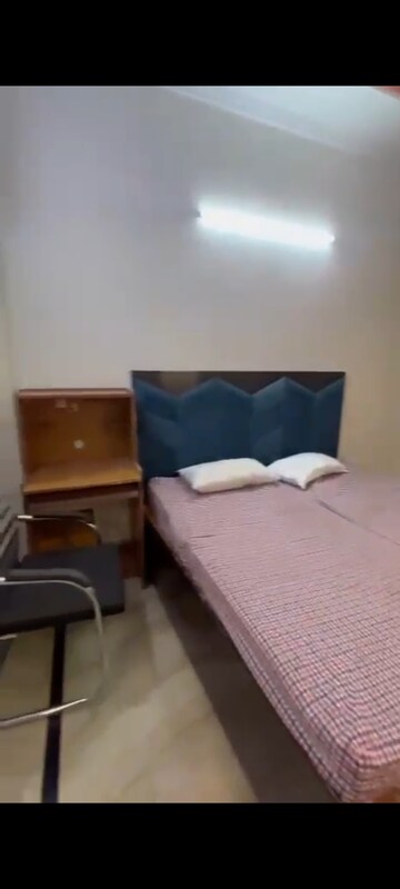 Team Area in 2 BHK Builder Floor at Pitampura – for Rent