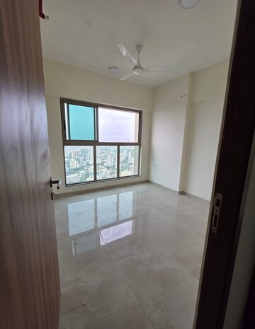 Room in 2 BHK Apartment at Malad West – for Rent