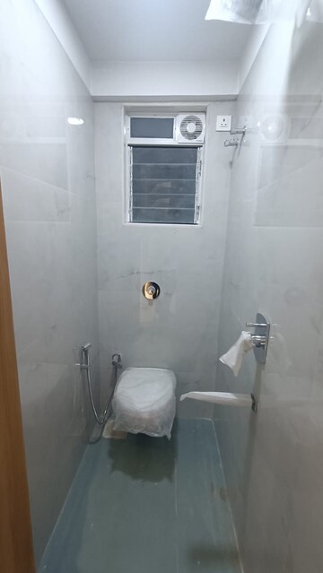 Bathroom in 1 BHK Apartment at Sitesh Pearl Heights, Parel – for Sale