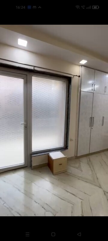 Room in 3 BHK Builder Floor at Pitampura – for Rent