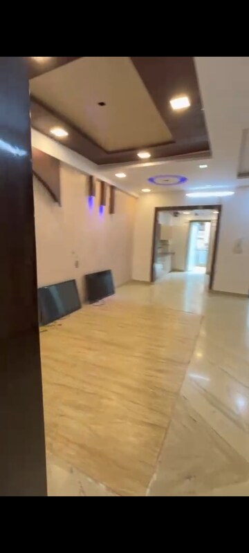Team Area in 3 BHK Builder Floor at Pitampura – for Rent