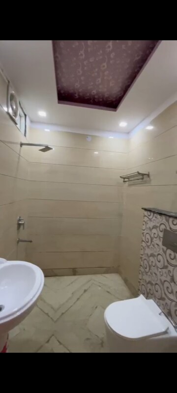 Bathroom in 3 BHK Builder Floor at Pitampura – for Rent