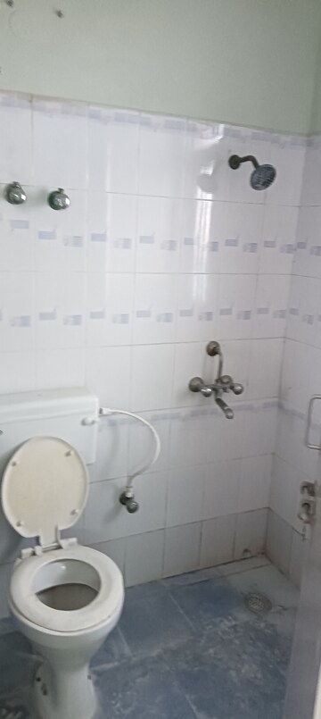 Bathroom in 3 BHK Apartment at Sector 21c – for Rent