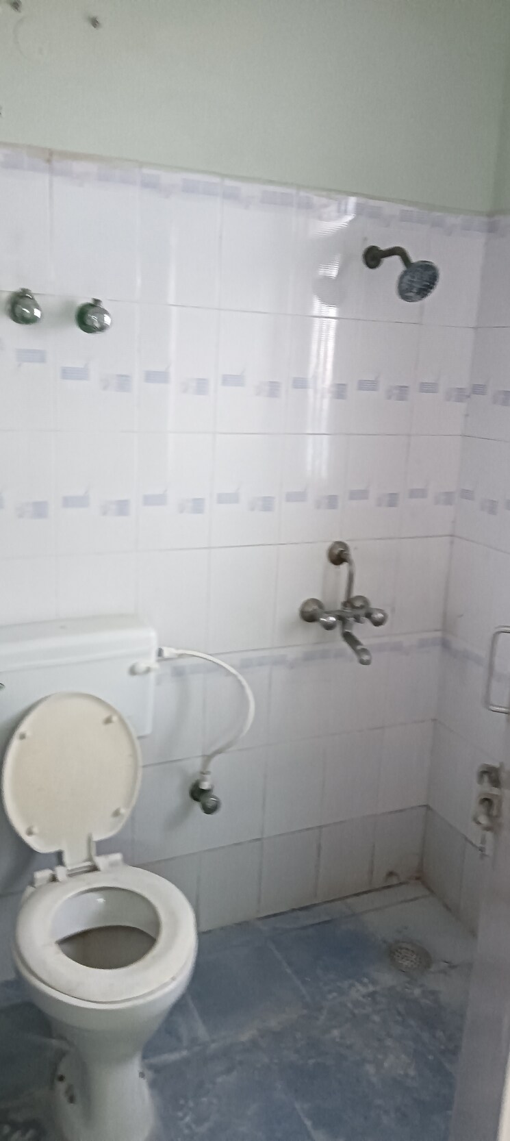 Bathroom, sector 21c 3 Bedroom 1500 Sq.Ft. Apartment In Sector 21c Faridabad 9069808