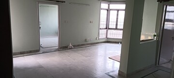 Room in 3 BHK Apartment at Sector 21c – for Rent