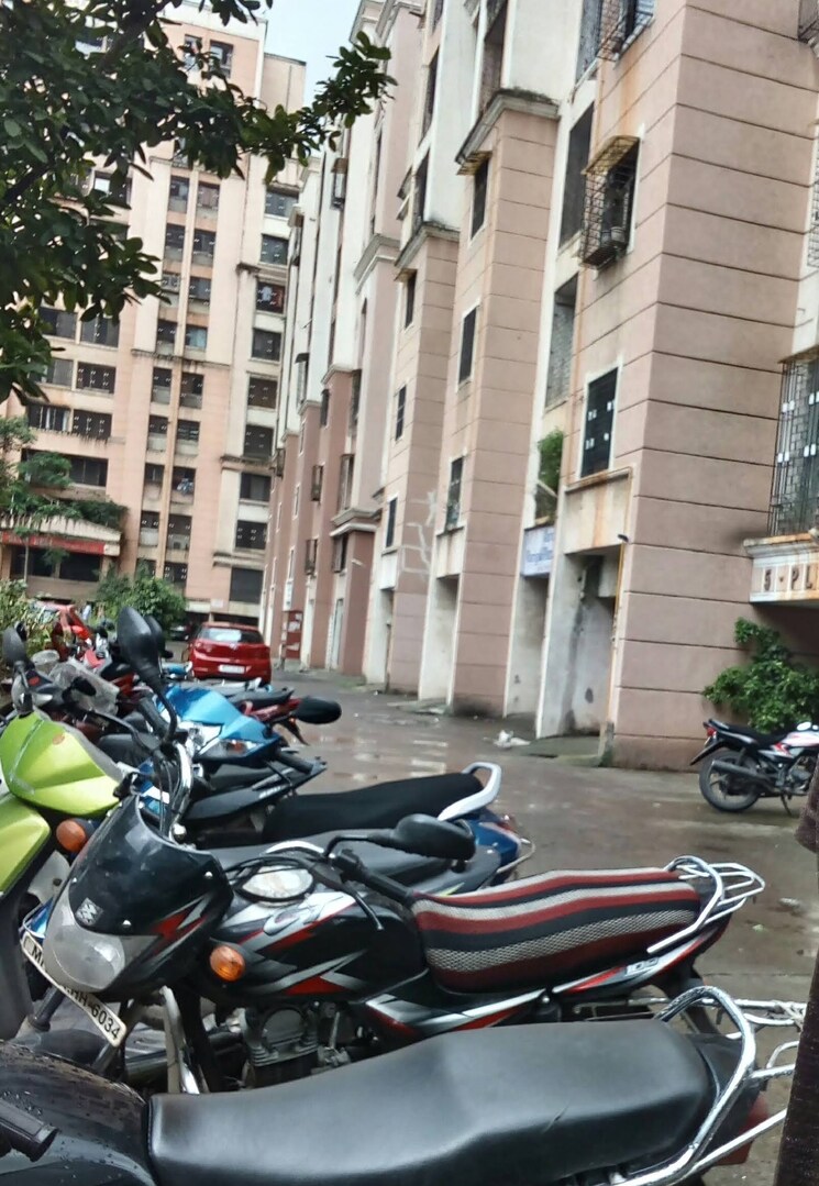  Parking, vardhman-gardens 1 Bedroom 450 Sq.Ft. Apartment In Balkum Pada Thane 9069880