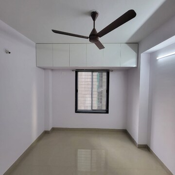 Room in 1 BHK Apartment at Supreme Oregon Hills, Unnat Nagar – for Rent
