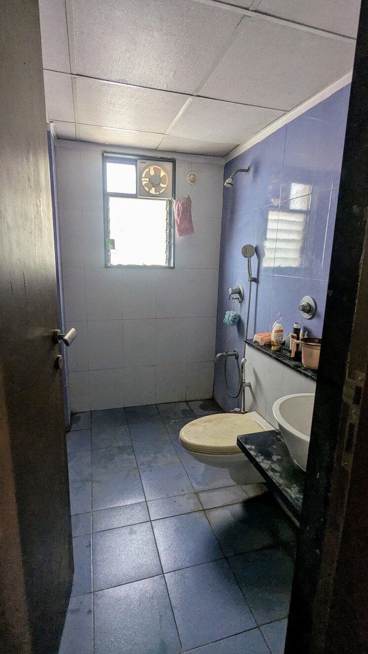 Bathroom, pride-park-springs 3 Bedroom 1360 Sq.Ft. Apartment In Dhanori Pune 9069803