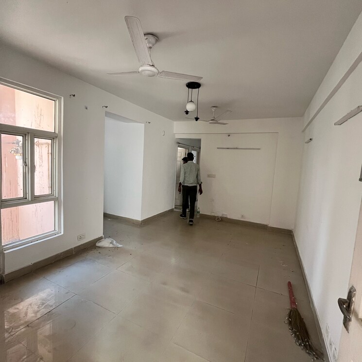 Room, supertech-cape-town 3 Bedroom 1505 Sq.Ft. Apartment In Sector 74 Noida 9069866