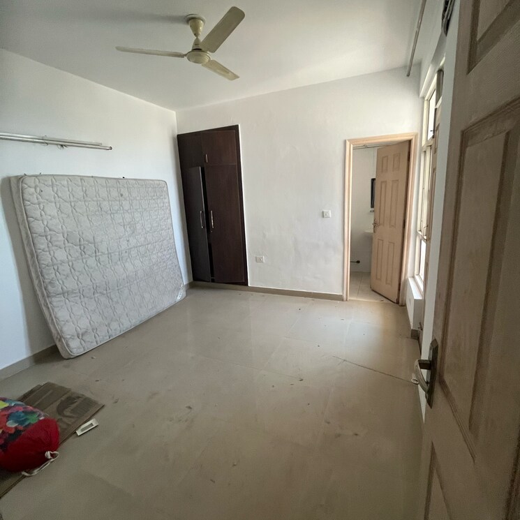 Room, supertech-cape-town 3 Bedroom 1505 Sq.Ft. Apartment In Sector 74 Noida 9069866