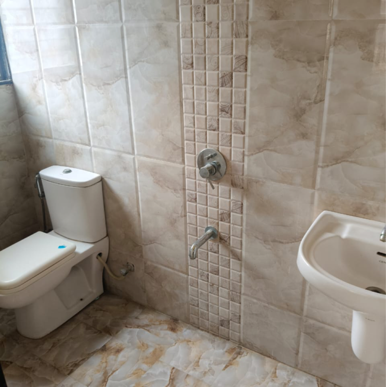 Bathroom, paramount-altissimo 2 Bedroom 846 Sq.Ft. Apartment In Wakad Pune 9069897