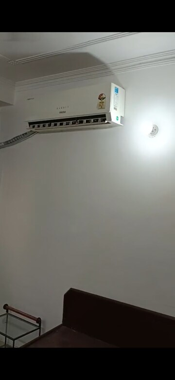 Room in 2 BHK Builder Floor at Neb Sarai – for Rent