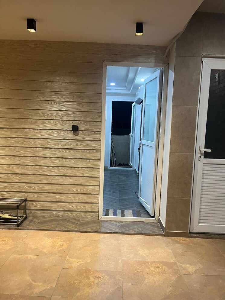 undefined, rwa-malikpur 2 Bedroom 6000 Sq.Ft. Villa In Mukherjee Nagar Delhi 9069933