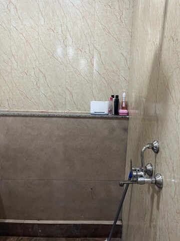 Furnished Amenities in 2 BHK Villa at RWA Malikpur, Mukherjee Nagar – for Rent