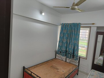 Room in 2 BHK Apartment at Venkatesh Graffiti, Keshav Nagar – for Rent