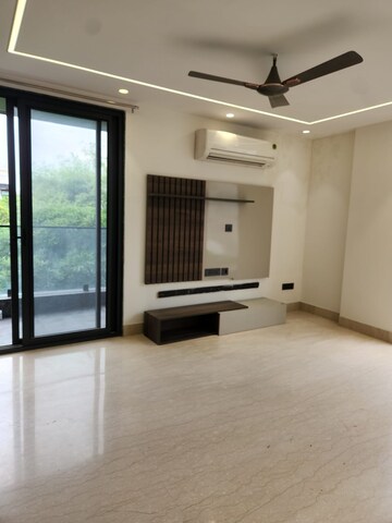 Room in 2 BHK Villa at RWA Malikpur, Mukherjee Nagar – for Rent