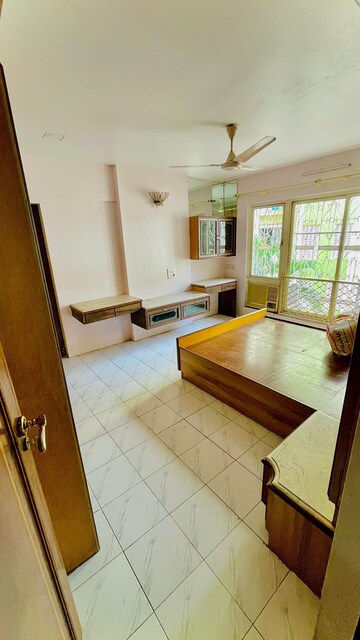 Room in 3 BHK Apartment at Shanti Niketan Malad, Orlem – for Rent
