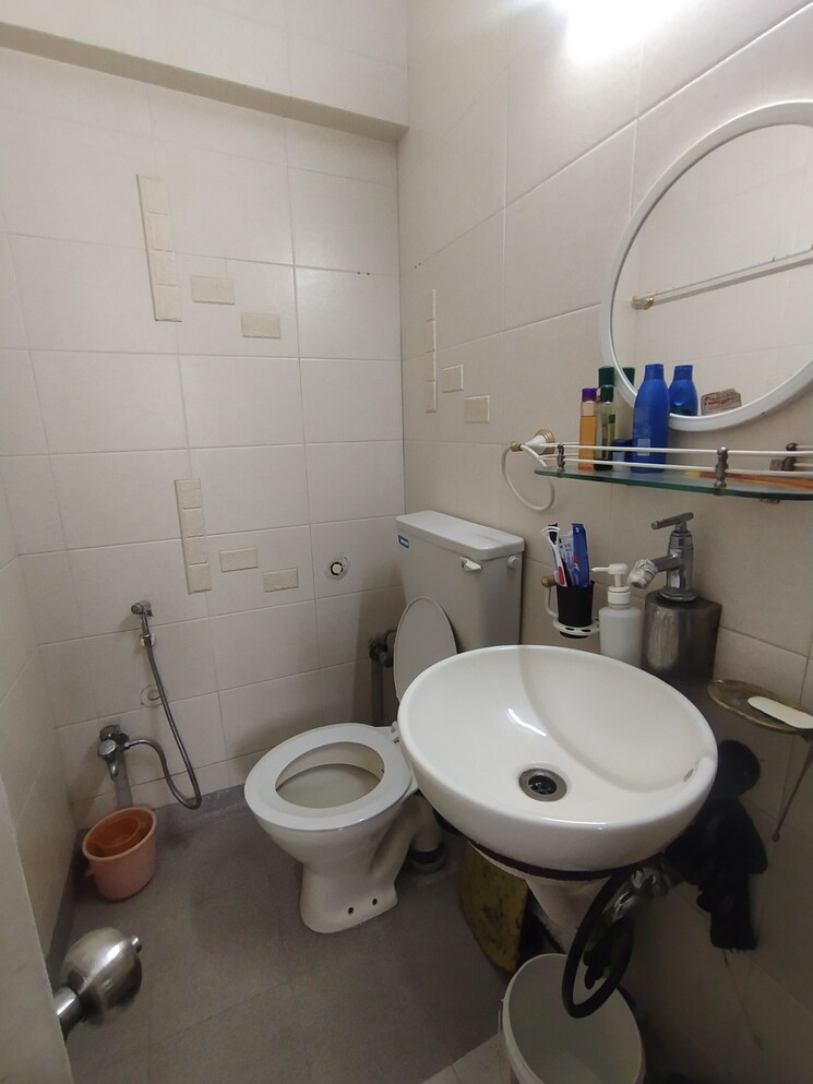 Bathroom, srishti-panch-srishti 2 Bedroom 915 Sq.Ft. Apartment In Powai Mumbai 9070035