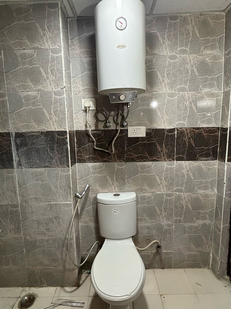 Bathroom, supertech-ecovillage-ii 2 Bedroom 895 Sq.Ft. Apartment In Sector 16b Greater Noida Greater Noida 9070030
