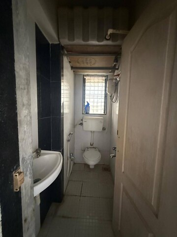 Bathroom in 1 BHK Apartment at Azad Nagar – for Rent